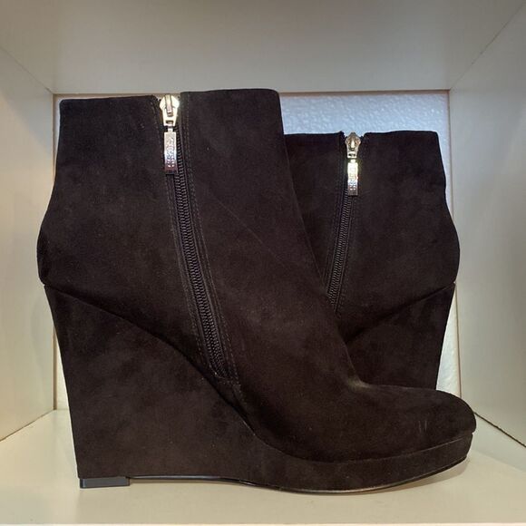 Guess Kelson Womens Ankle Booties Suede Black Wedge Side Zip Casual - Picture 7 of 13